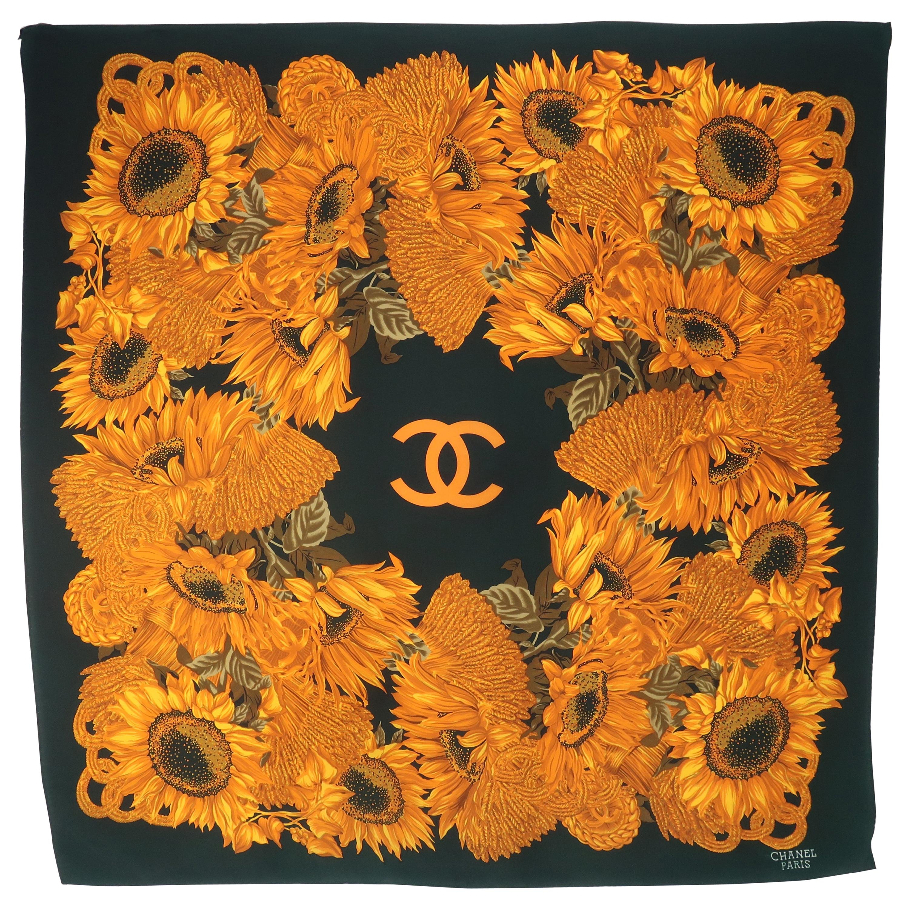 CHANEL RUE CAMBON VINTAGE SCARF green with golden chain links pattern  circa 1990s silk 86cm x 86cm